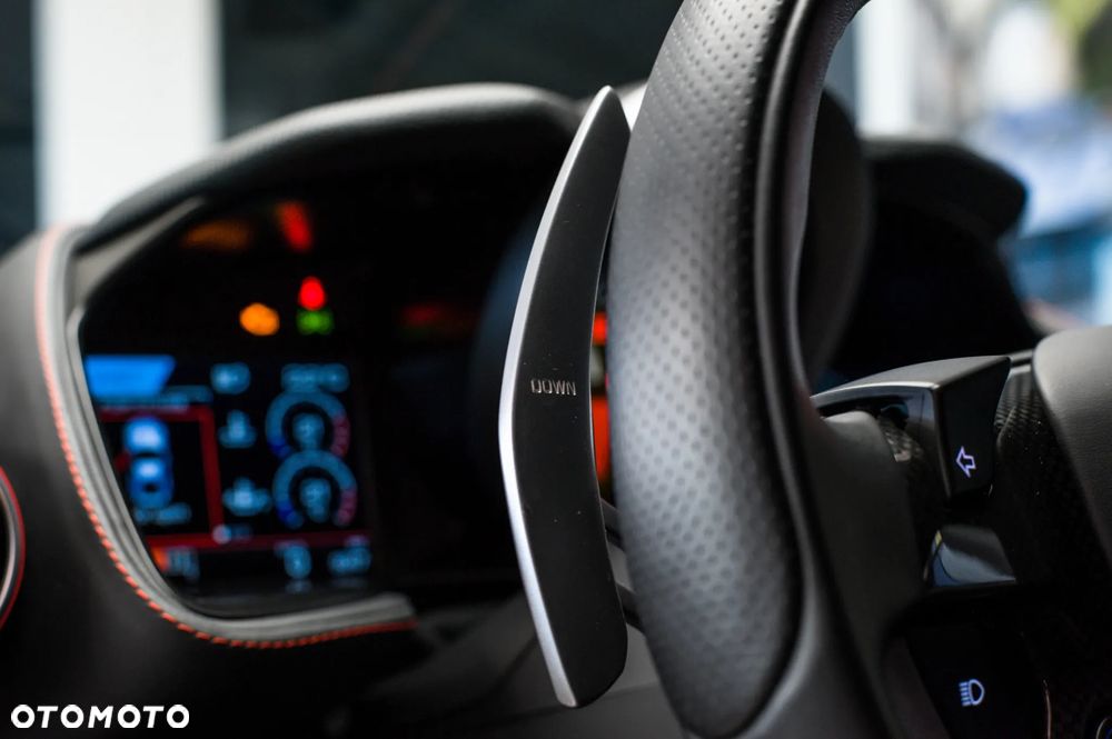 Ferrari 812 Superfast - 26