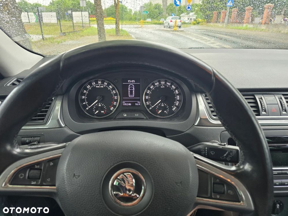 Skoda RAPID 1.6 TDI Ambition - 17