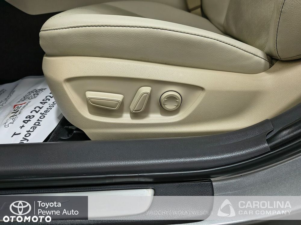 Toyota Camry 2.5 Hybrid Executive CVT - 8