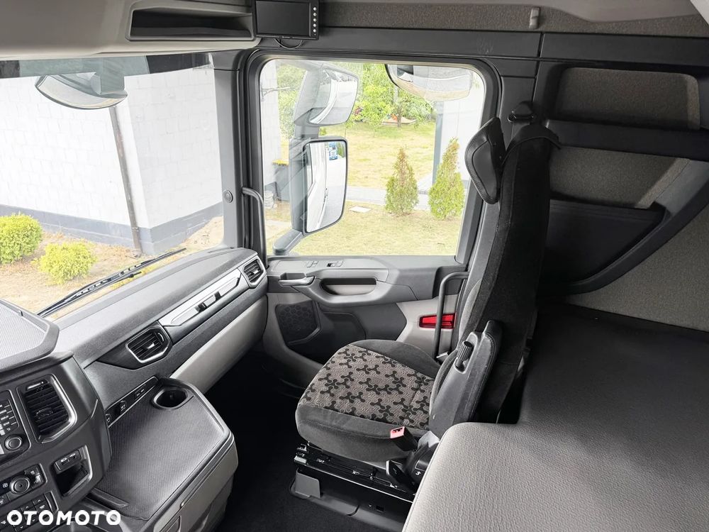 Scania S 450 / ACC / OBRACANY FOTEL / FULL LED / RETARDER / DUŻA NAVI / VIRTUAL KOKPIT / Z NIEMIEC - 25