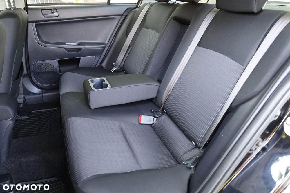 Mitsubishi Lancer 1.6 Invite - 25