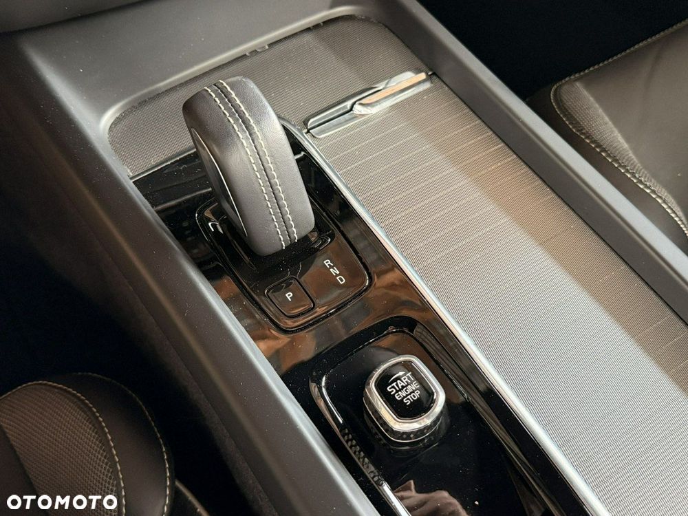 Volvo S60 B4 B R-Design - 30