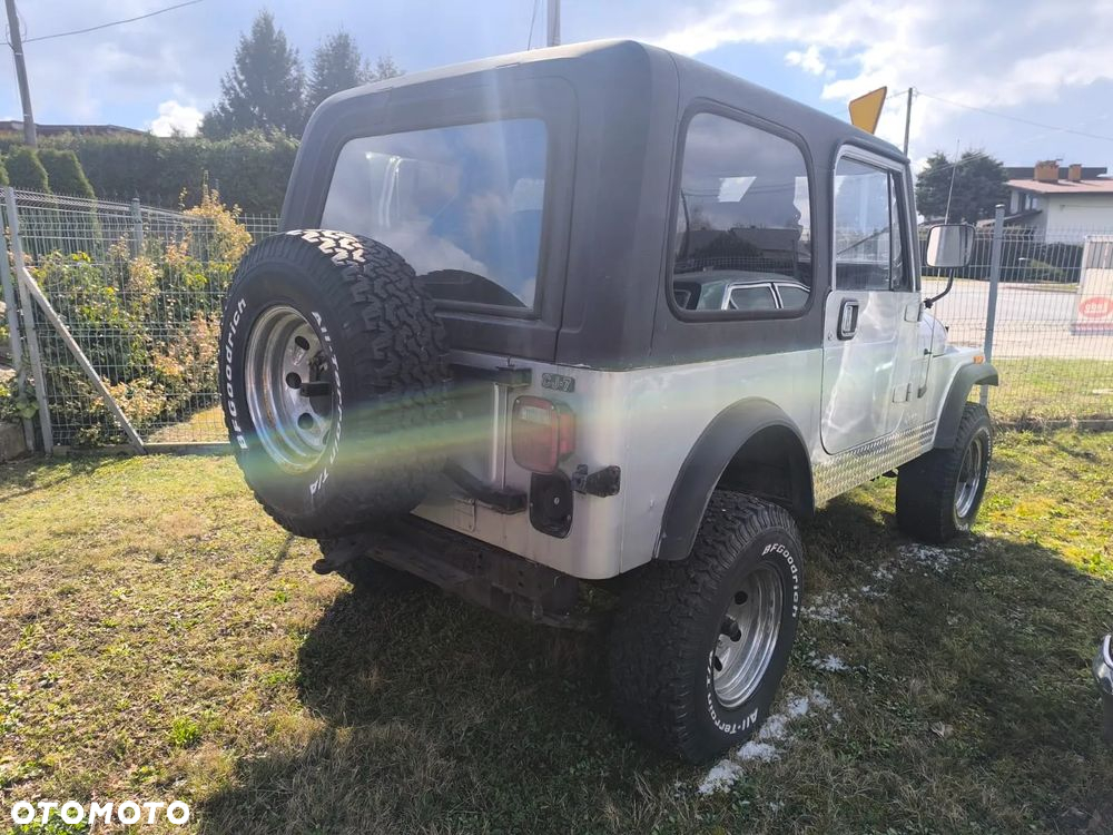 Jeep CJ - 9