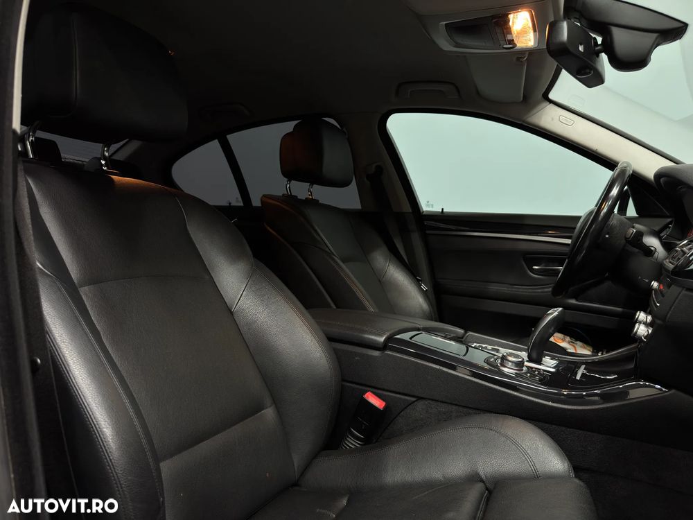 BMW Seria 5 525d xDrive AT - 11