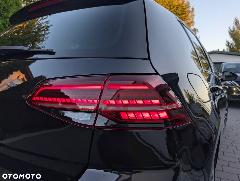 Volkswagen Golf - 24