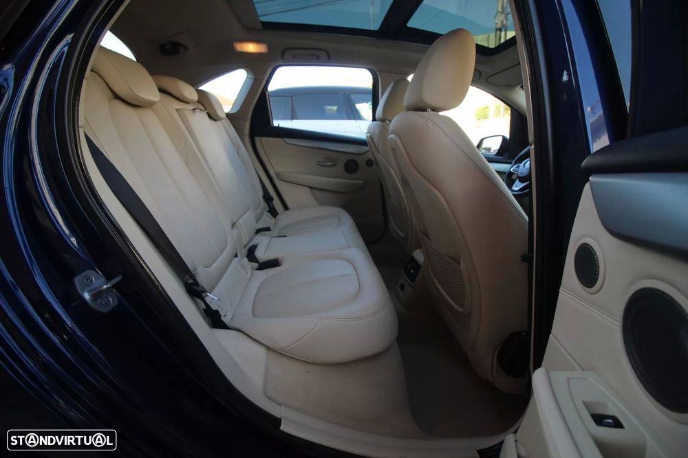 BMW 225xe Active Tourer Line Luxury - 36