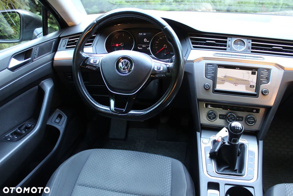 Volkswagen Passat 2.0 TDI BMT Comfortline - 6