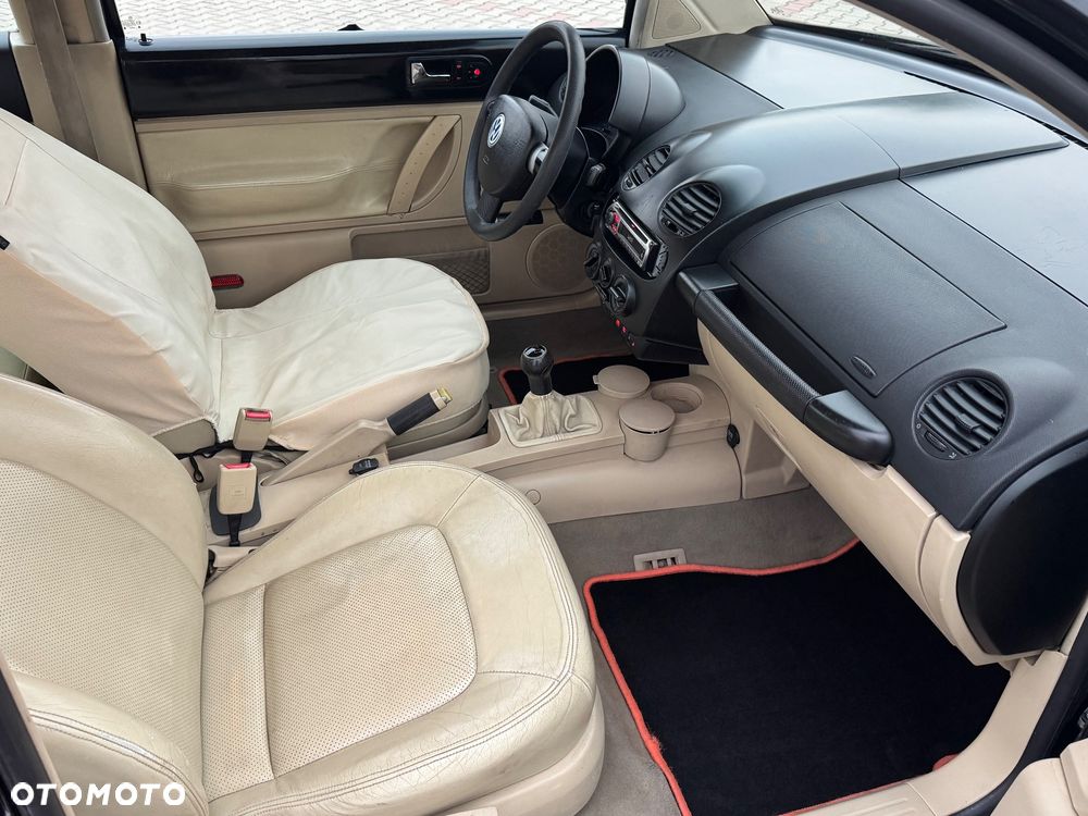 Volkswagen New Beetle - 14