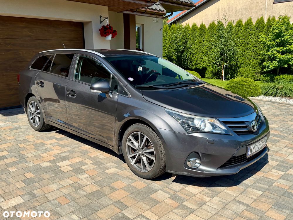 Toyota Avensis 1.8 Premium - 4