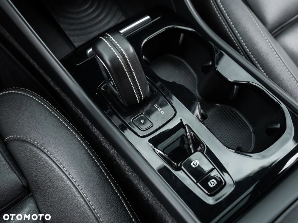 Volvo XC 40 D4 AWD R-Design - 39