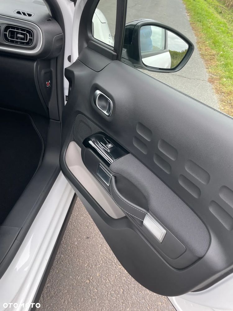 Citroën C3 Pure Tech 82 SHINE - 34
