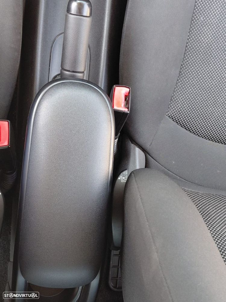 MINI 3 Portas Cooper D - 31