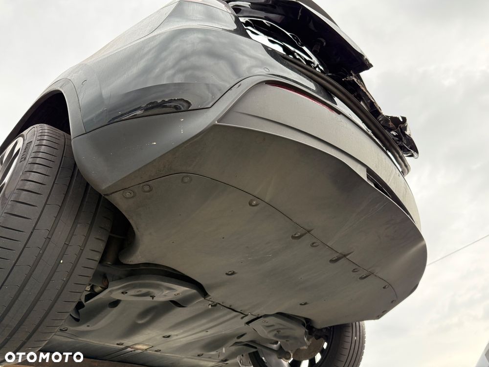 Tesla Y Model Performance Dual Motor AWD - 22