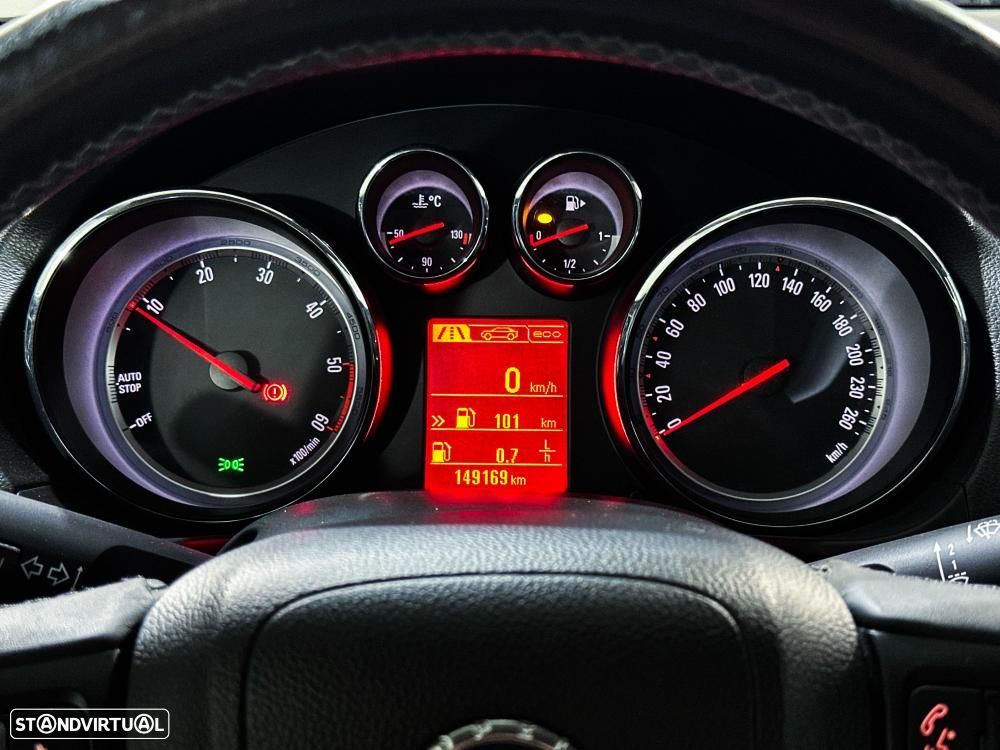 Opel Insignia - 38