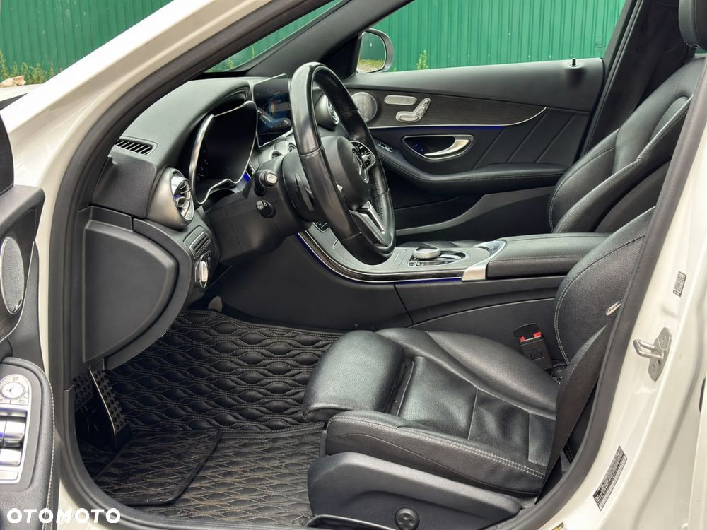 Mercedes-Benz Klasa C 200 4Matic 9G-TRONIC AMG Line - 10