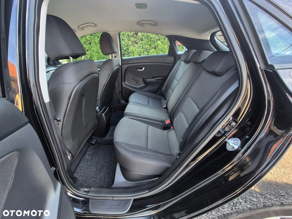 Hyundai i30 blue 1.4 Classic Navigation - 21