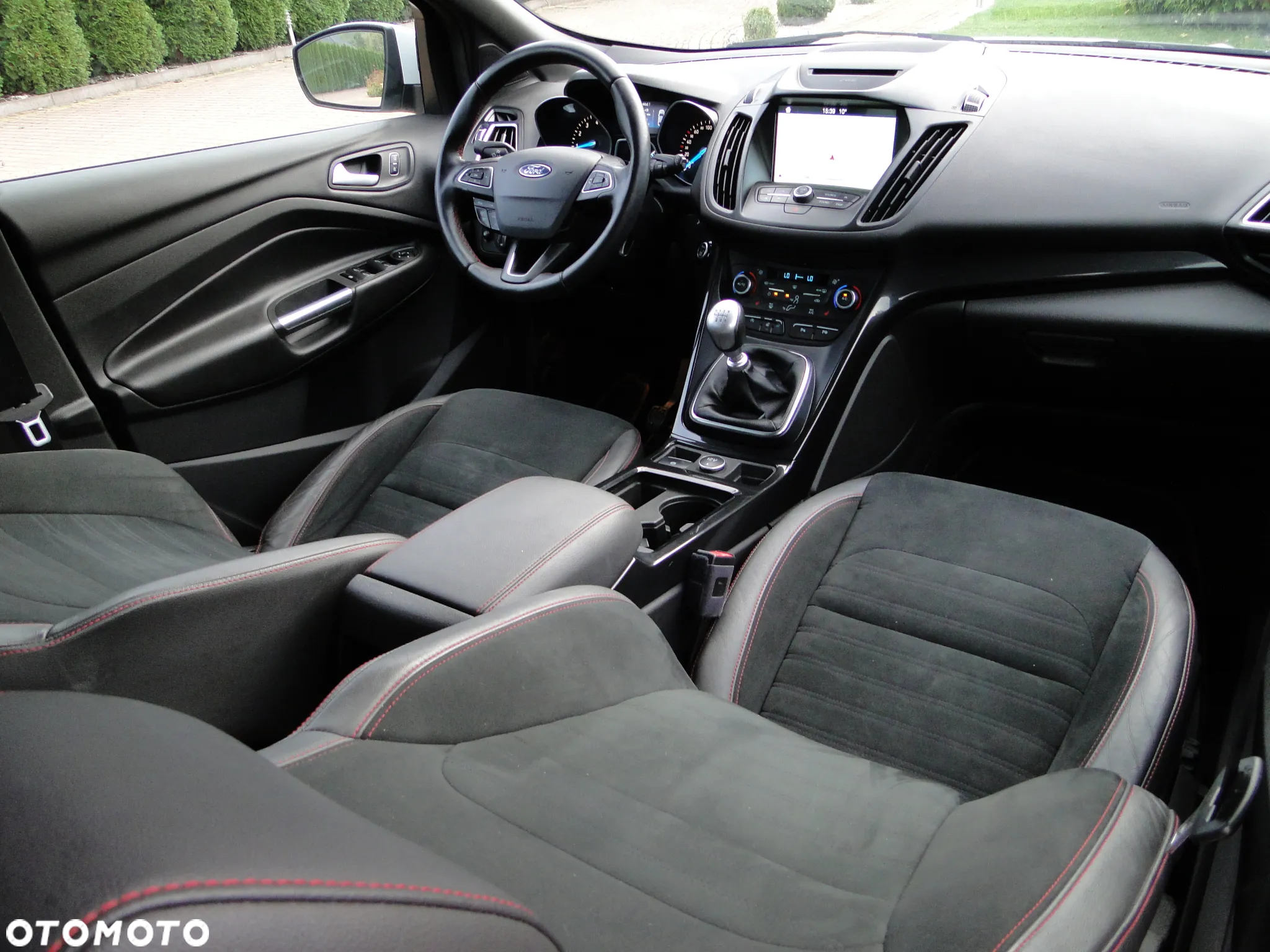 Ford Kuga 1.5 EcoBoost FWD ST-Line ASS - 25