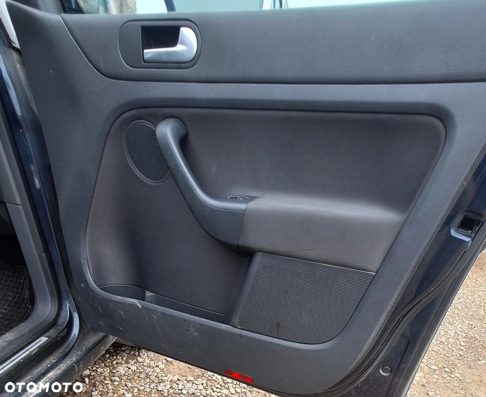 BOCZKI,TAPICERKA DRZWI 4X- VW GOLF V PLUS /EUROPA - 4