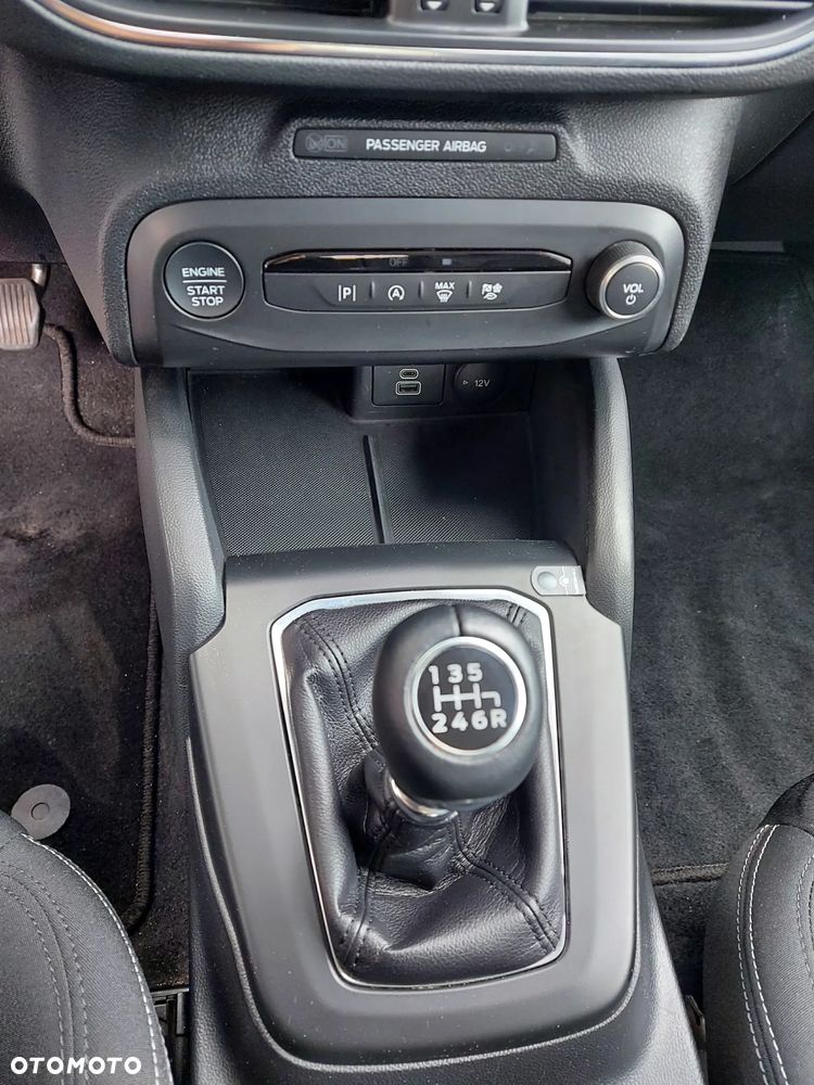 Ford Focus 1.0 EcoBoost Titanium - 11