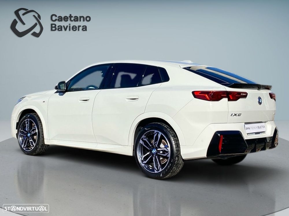 BMW iX2 eDrive20 Pack Desportivo M - 28