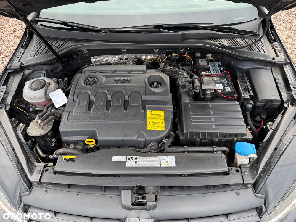 Volkswagen Golf 1.6 TDI Sound - 9