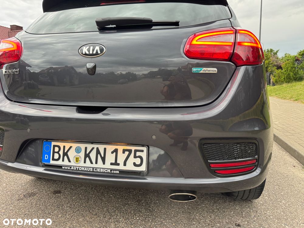 Kia Ceed 1.6 GDI Dream-Team Edition - 13