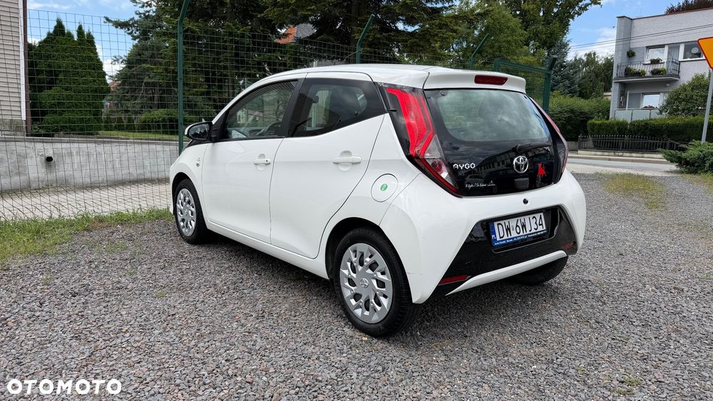 Toyota Aygo x-business - 11