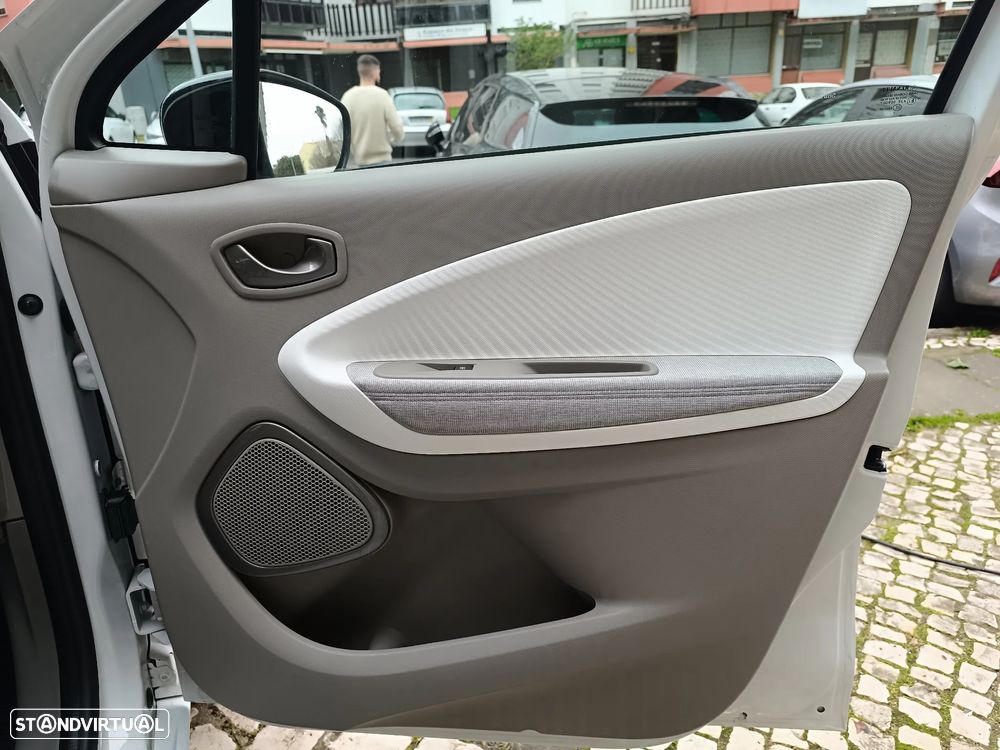 Renault Zoe (c/ Bateria) 41 kwh Intens - 29