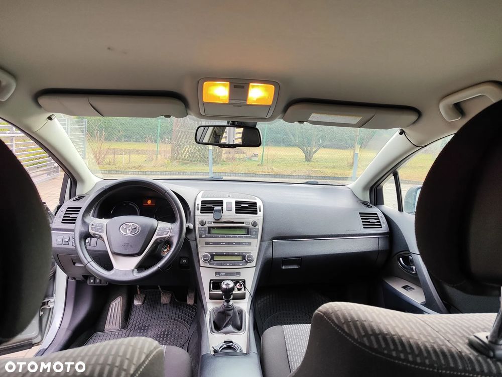 Toyota Avensis 1.8 Sol - 14