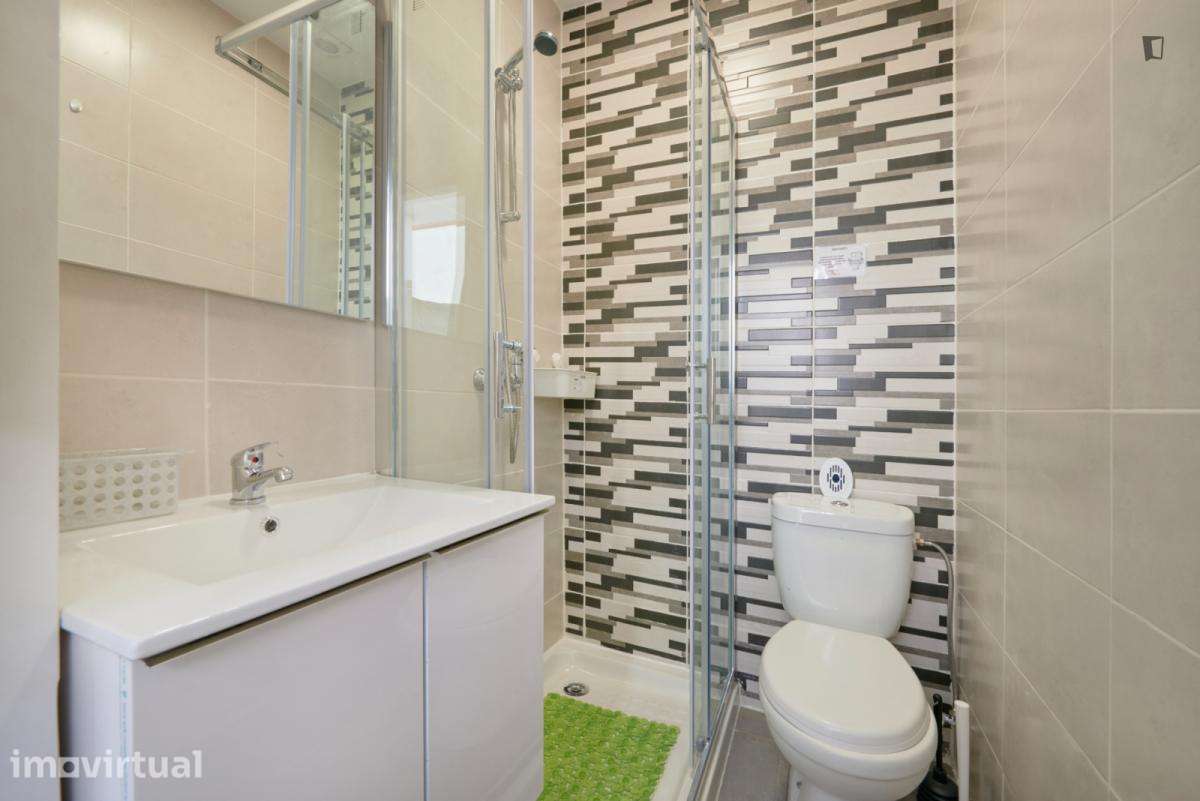 Quarto - localizado em Arroios Lisbon - Grande imagem: 3/35