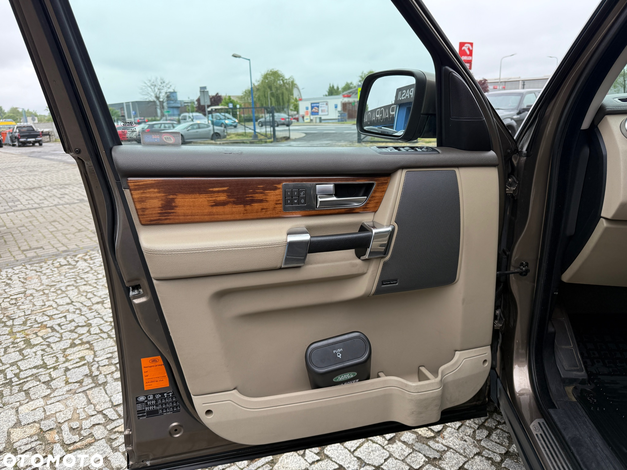 Land Rover Discovery IV 3.0D V6 HSE - 14
