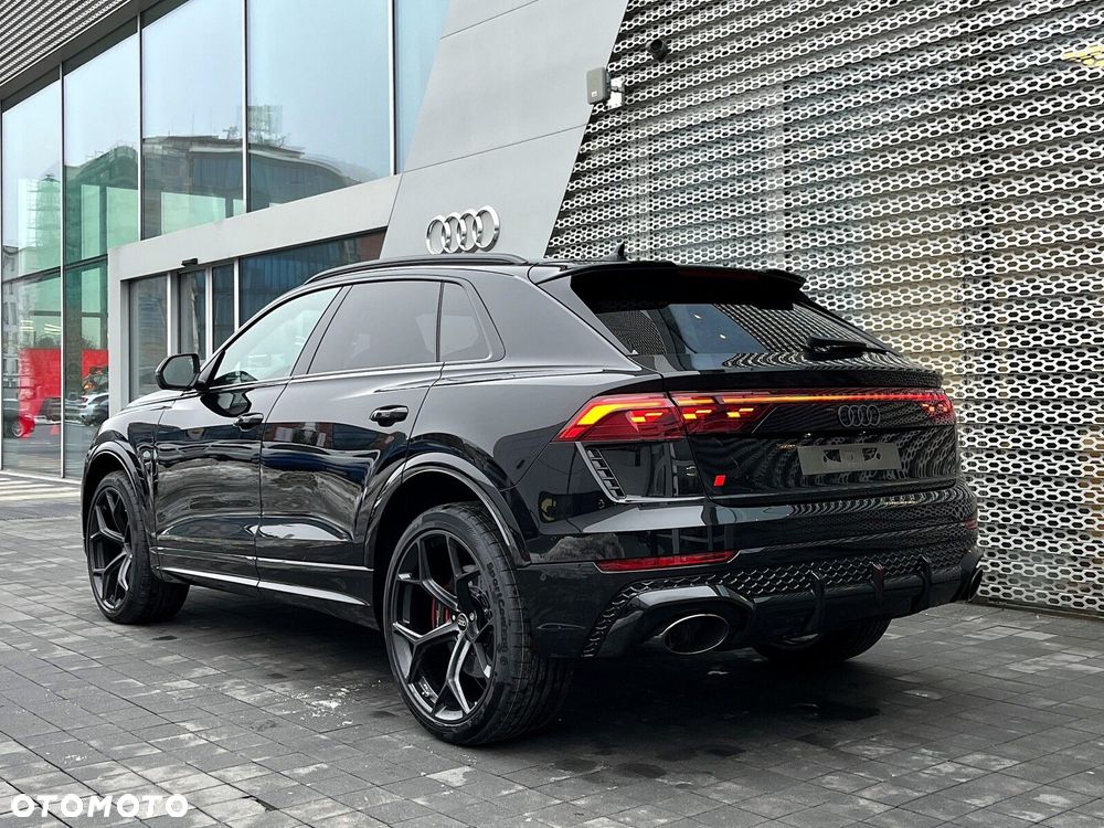 Audi RS Q8 - 4