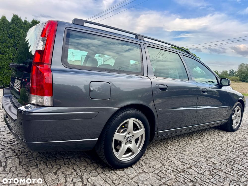 Volvo V70 2.4 Premium - 12