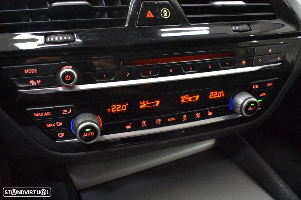 BMW 520 d Line Luxury Auto - 33