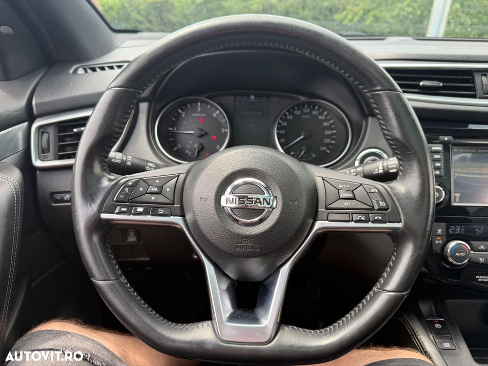 Nissan Qashqai 1.6 DCI 4 x 4 DPF Start/Stop tekna - 17