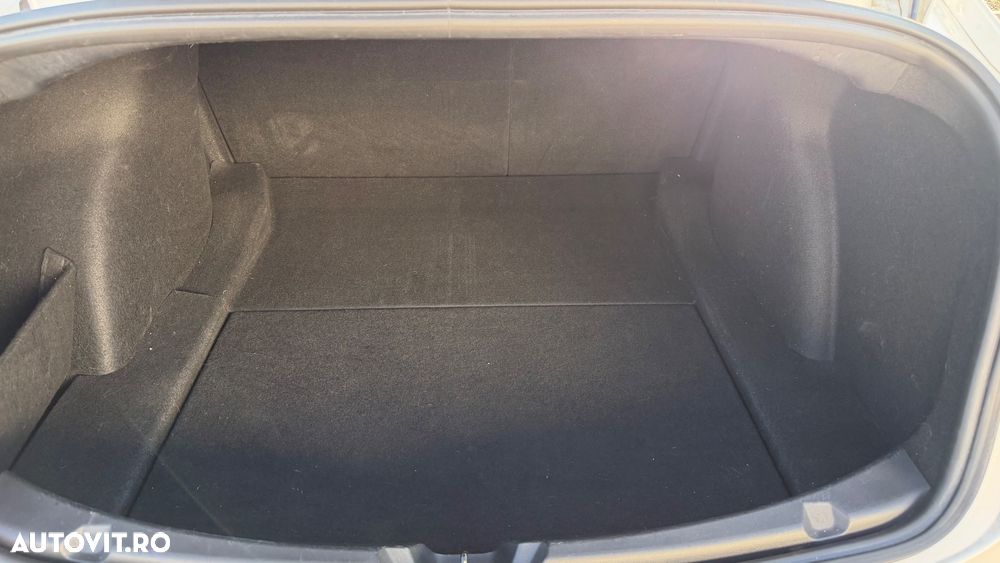 Tesla Model 3 Long Range - 11