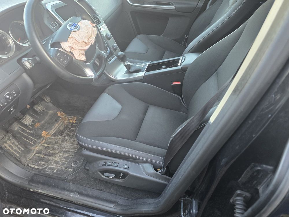 Volvo XC 60 DRIVe Momentum - 18