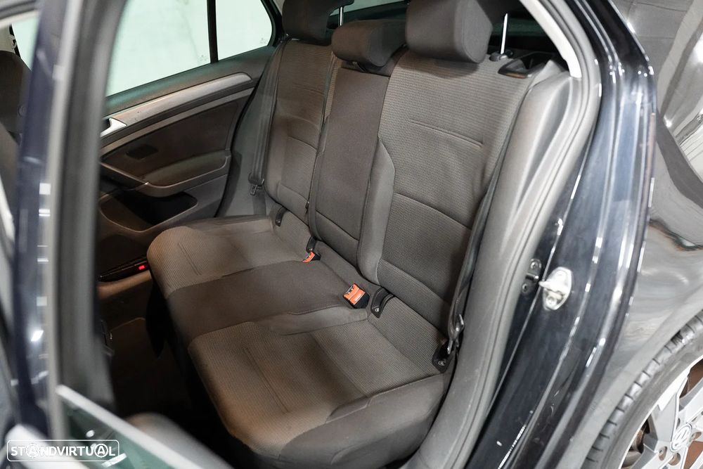 VW Golf 1.6 TDI R-Line - 41