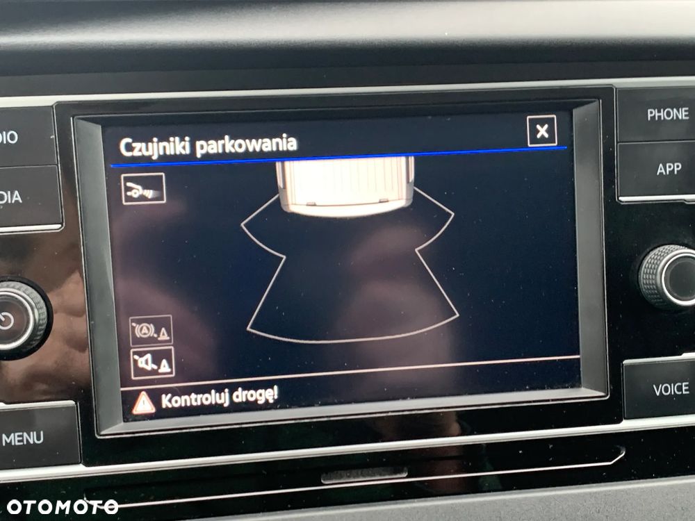 Volkswagen TRANSPORTER T6 VAN 3os. L2H1 Long MAXI WZMOCNIONY DMC3.2t. Ładowność 1242kg, Paka 3m, Homologacja VAT-1, Reflektory LED DIODOWE, Lampy tył LED, Kamera, Czujniki, Dogrzewanie Webasto 5kW, Automatyczne światła, Mocny silnik 2.0TDI DNA 150KM 6cio biegowa skrzynia biegów! Kolor srebrny Reflex Metalik, ZABUDOWA ładowni wraz z podsufitką i oś. LED! Fabryczny alarm, Przebieg tylko 53tys.km! - 16