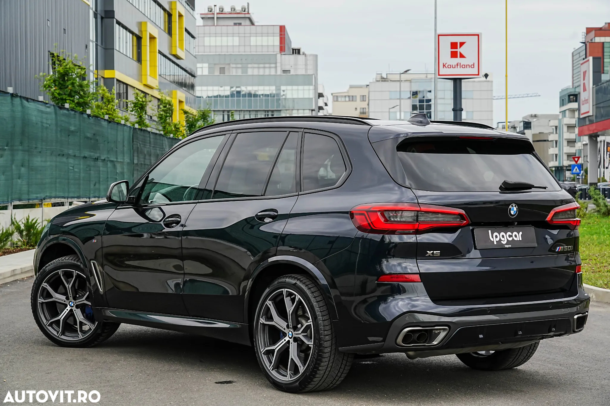BMW X5 M M50i - 6