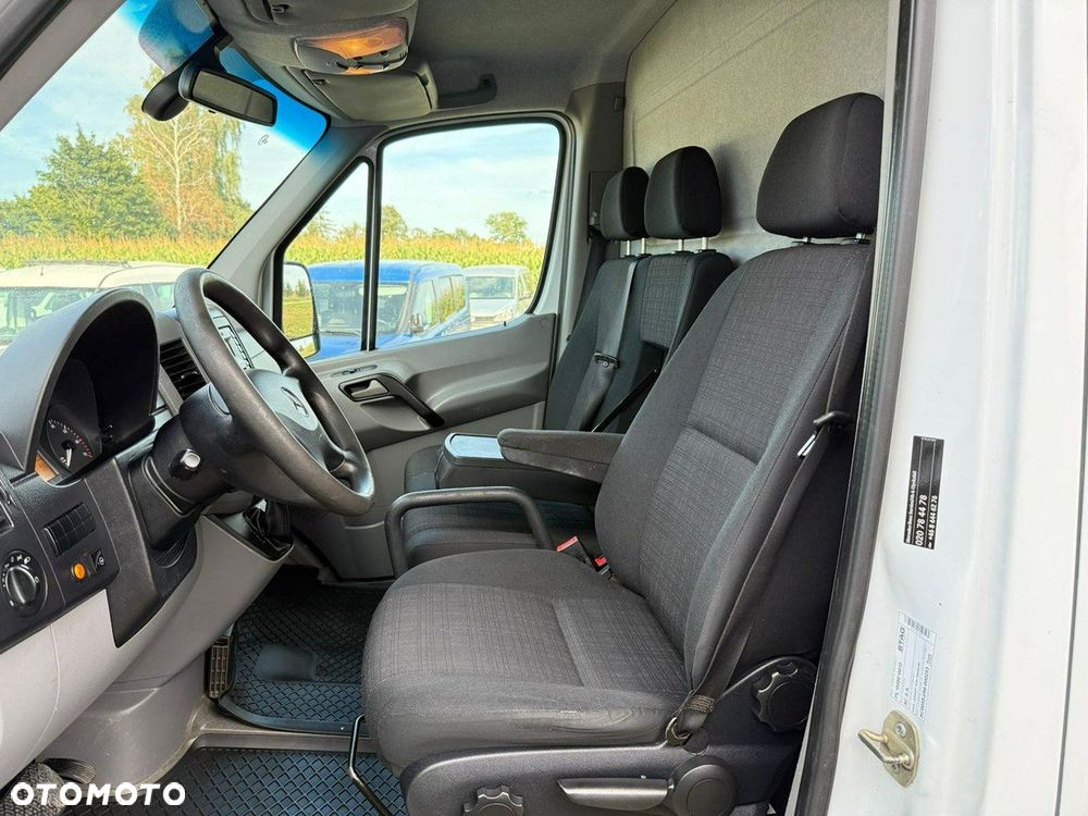 Mercedes-Benz Sprinter - 11