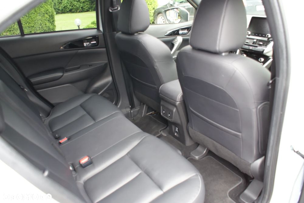 Mitsubishi Eclipse Cross 4WD Top - 24