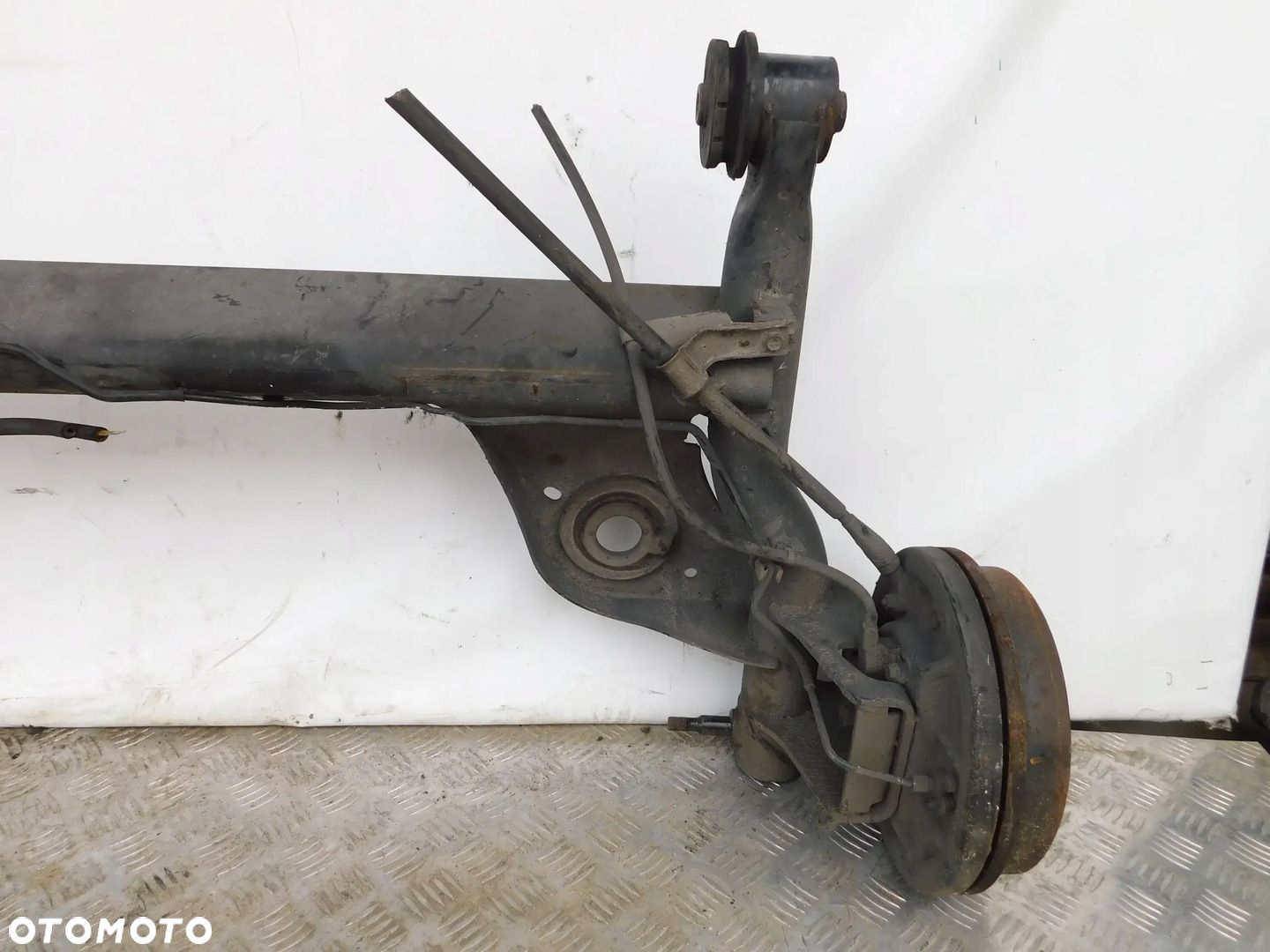 BELKA TYLNA OŚ ZAWIESZENIE SUZUKI SWIFT MK6 - 2