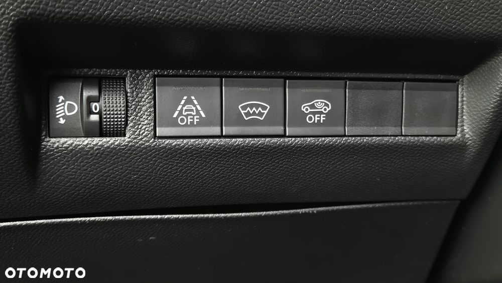 Peugeot 2008 PureTech 130 Allure S&S EAT8 - 25