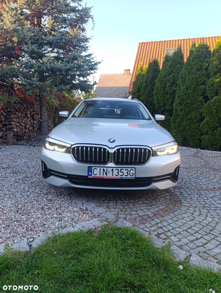 BMW Seria 5 530d xDrive Touring - 3