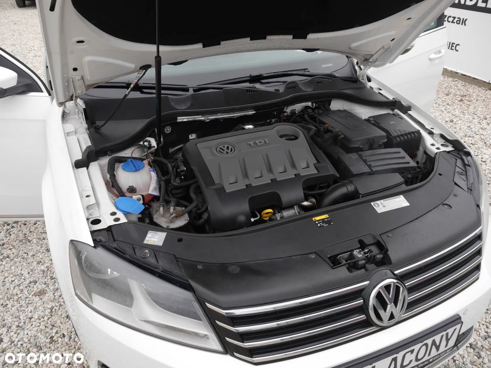 Volkswagen Passat 2.0 TDI BlueMotion Technology Exclusive - 23