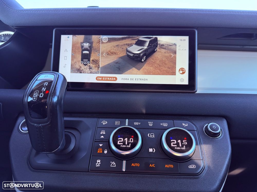 Land Rover Defender 110 P400e - 17