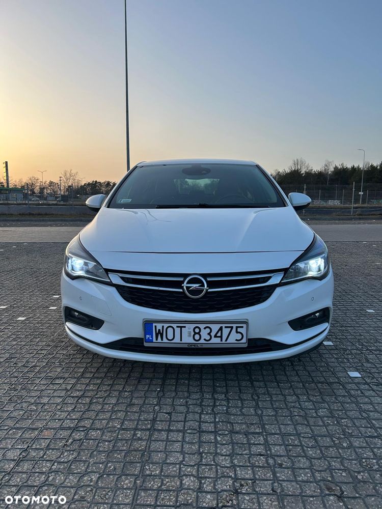 Opel Astra 1.6 CDTI Cosmo - 11