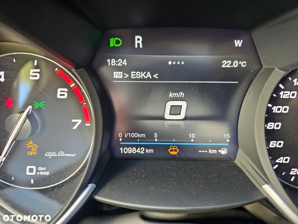 Alfa Romeo Giulia 2.0 Turbo 16V AT8-Q4 Veloce Ti - 25