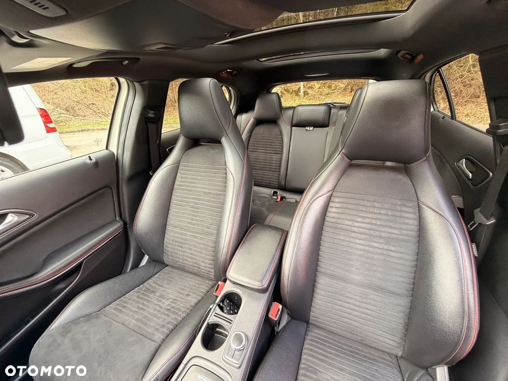 Mercedes-Benz GLA 200 7G-DCT AMG Line - 23